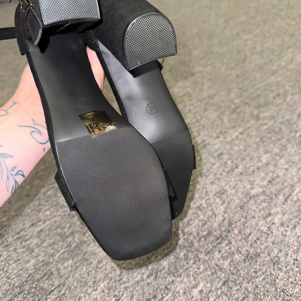 (40) Black Open Toe Block Heels - Picture 6 of 6